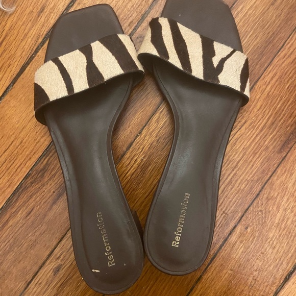 Reformation zebra kitten heel - Picture 2 of 3